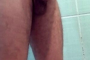 I jerk off while taking a bath