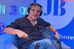 I cum hard on the sybian machine.