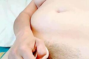 Soy una mujer bastante cachonda, me encanta sentir esas pollas grandes y consolador gigante meter hasta el fondo y sentir un gran placer a chorros