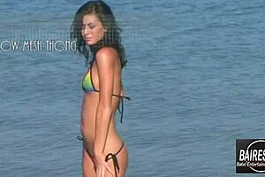 Jessica exclaims, 'My bikini hot sexy dance on the beach!'