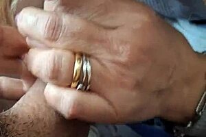 lecco la figa alla mia amante mentre a lorgasmo poi gli sborro in faccia