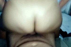 consegui comer a loira gostosa bunduda do trabalho mas ninguém pode saber cabelo grande cintura fina adora ser vaqueira muita vontade de foder a buceta amador real brasileira bunda grande