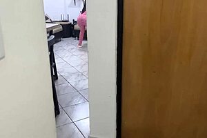 mi hermosa hijastra bailando twerking asi se gana el favor de su padrastro