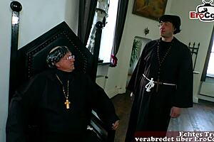 Deutsche putzfrau in der kirche zum sex verführt 😈