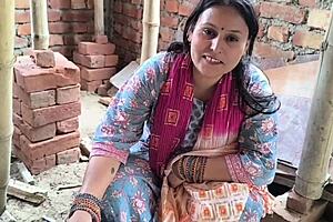 Women Labour Fuck Contractor For Extra Money Earnings