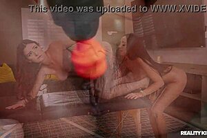 Lesbian Massage Practice Reality Kings