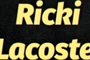 mi vecino me puso a chuparle los huevos y a mamarle la verga a cambio de reparar me el televisor