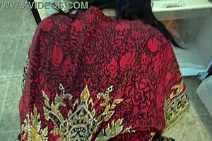 Pakistani Stepmother Is Shocked When Her Stepson Cums Inside Her Pussy