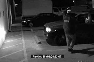 Slut Seduces Guard with Secret Blowjob Escape