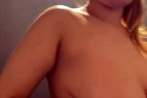 I gave a sexy blowjob in public and it felt so thrilling