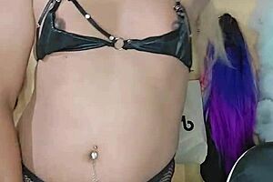 masturbating my trans cock so good 😍