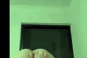 i felt so lonely so doña mary gave me wild sentones in gym