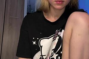 fingering pink perfect pussy with big dildo