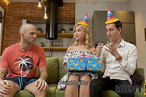 hunt4k sex fun costs money so bf profits from his girlfriend