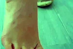 Desi College Girl Sensual Skirt Masturbation!