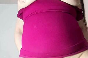 Latina Colombian With Giant Cameltoe Masturbates In Leggings