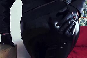 Three lesbians heat up office in tight leather play