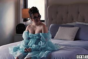 hey hot teen lesbians gizelle and leana lick pussies and masturbate wildly 💦👅