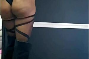 Hey keep me company while I slip into lingerie and boots for hubby 😘👠