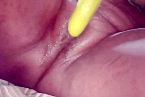 Whoa desi babe goes wild fucking brinjal in hardcore session today