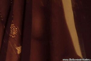 hey indian milf, show me that brunette beauty solo tease?