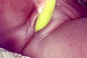 Whoa desi babe goes wild fucking brinjal in hardcore session today