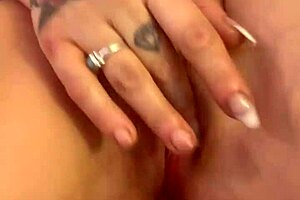 Hot babe explodes with creamy creampie filling! 💦🍆