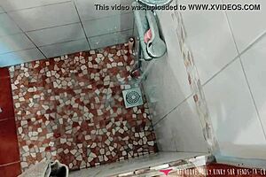 voyeur spies french brunette amateur's seductive shower tease