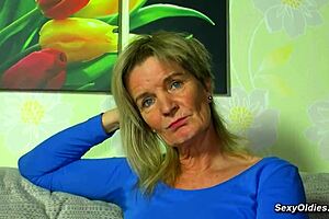 german mature in sexy lingerie teases with intense pussy play