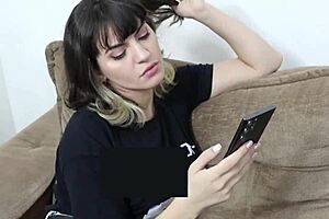 Fodi Cuzinho Da Meia-Irmã Da Esposa Que Descobre Fetiche Corninha