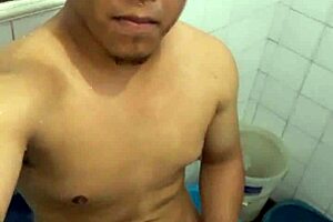 hey watch me cum so hard right now