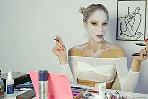 Harley Quinn Cosplay Makeup Tutorial by Miss Daisy Diamond