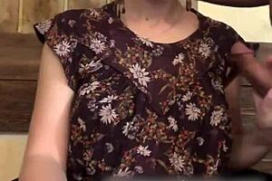 hey lady wanna suck these two cocks in sauna threesome?