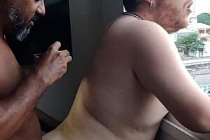 ei padrasto, olha essa gordinha na janela dominada pelo cafuçu dotado da favela