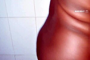 Boss's wife sneaks into bathroom for secret steamy rendezvous