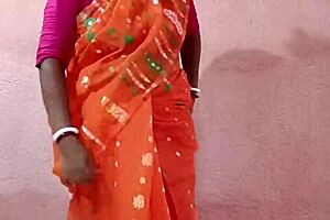 Saree-clad chubby indian beauty gets her fat pussy slammed hard nonstop!
