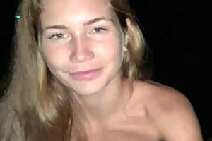 man this cute babe's pussy feels amazing on barcelona beach