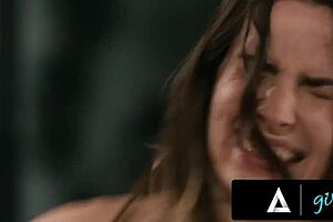 girlsway stars cavalli chu camryn in scissoring moments