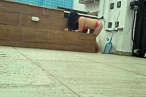 Esposa cheats on husband banging pool boy bareback doggystyle