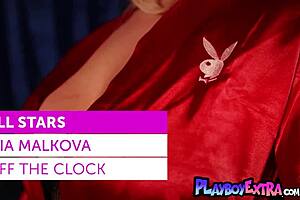 hey mia malkova spreads those glam pussy lips wide