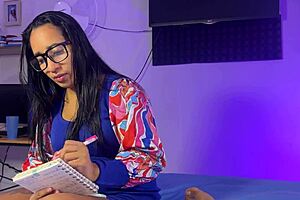 stepmom with huge tits seduces to fill her pussy with cum 💦