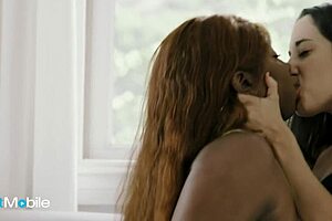 hot babes wake up kissing 😘 then dive into juicy pussy licking and orgasms on bed 👅💦