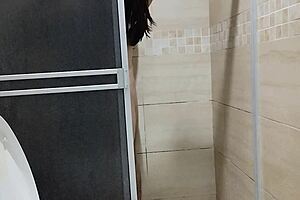 Landlady collects rent with hot sex 😈🍑💦