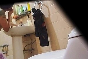 i spy my mature neighbor's wet pussy flashing under skirt outdoors