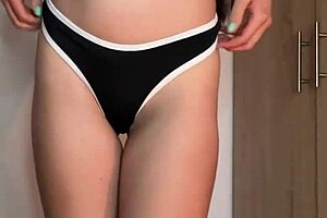 colombian teen streamer fingers juicy pussy in dorm solo tease