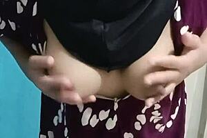 BU GURU CANTIK MASTURBASI SENDIRI KESEPIAN SUAMI PERGI!