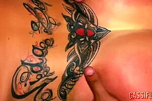 no meu aniversário ganhei um pauzudo que fodeu meu cuzinho e buceta erradmente assistam no cassiflix completo