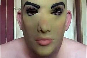 BISEXUAL MASKED SLUT BEGS PLEASE LET ME SWALLOW YOUR PISS!