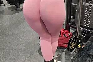 Milf flexes huge ass and tits in gym leggings