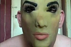 BISEXUAL MASKED SLUT BEGS PLEASE LET ME SWALLOW YOUR PISS!